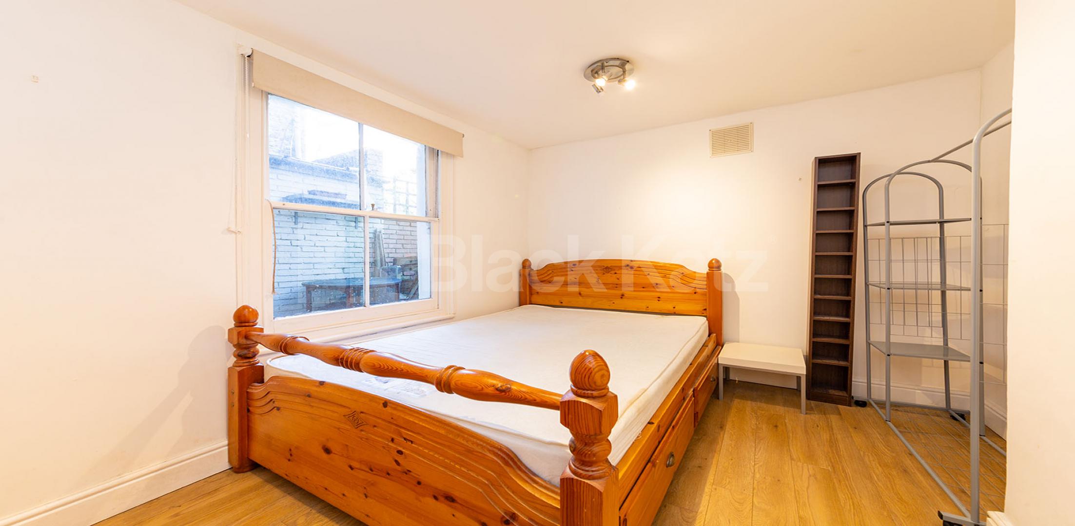 			1 Bedroom, 1 bath, 1 reception Flat			 Tabor Road, HAMMERSMITH